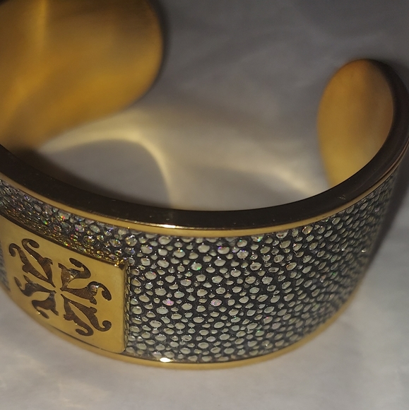 Rustic Cuff Lori Stingray Metallic Silver - Gold Bracelet - Picture 4 of 4